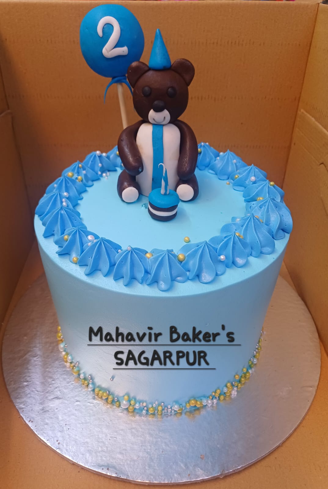 Cute bear theme cake